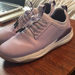 Clove brand all purple size 8 woman's shoes